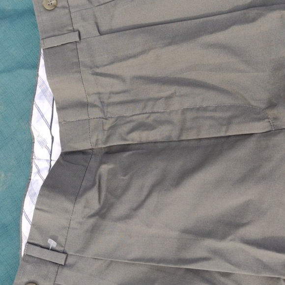 Levi's Men's Olive Pants NWT (34x32) - Picture 2 of 3